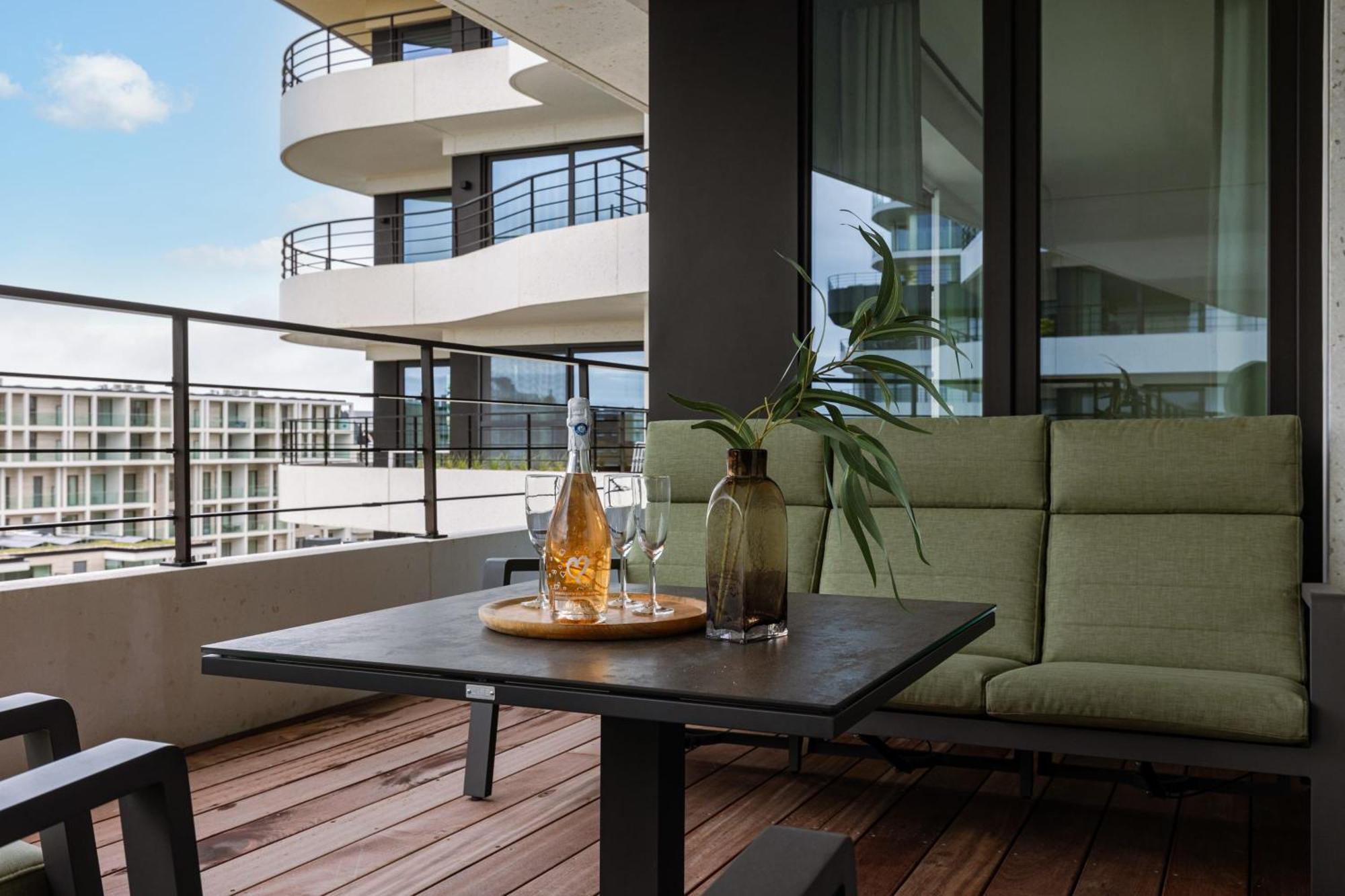 Huswell - Experience Coastal Luxury At Oostende
